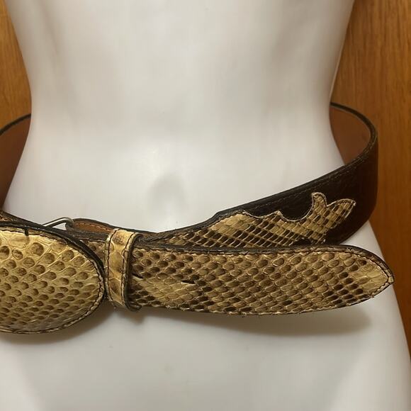 Boa and Water Buffalo Leather Belt. 28 - Picture 5 of 6